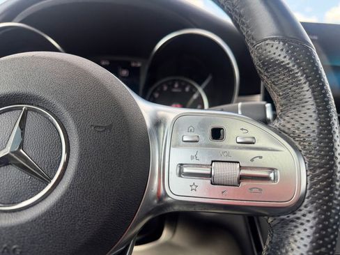 Used 2020 Mercedes-Benz GLC 300 4MATIC image 21