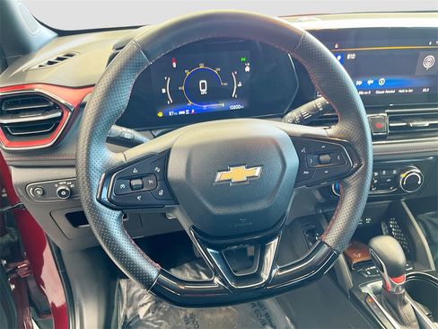 Used 2025 Chevrolet TrailBlazer RS image 11