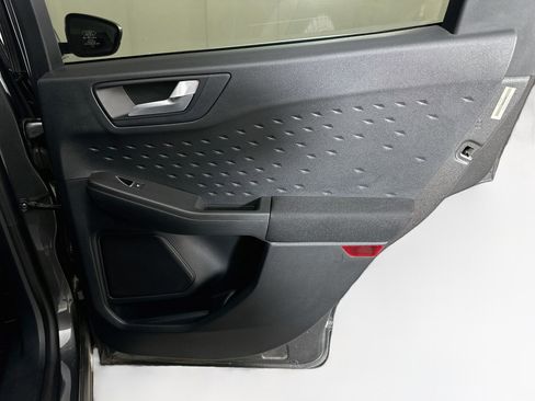Used 2020 Ford Escape SE FWD image 28