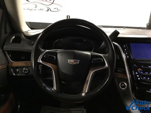 Used 2017 Cadillac Escalade Luxury image 46