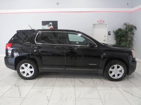 Used 2016 GMC Terrain SLE FWD image 2
