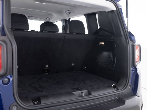 Used 2016 Jeep Renegade Latitude FWD image 40