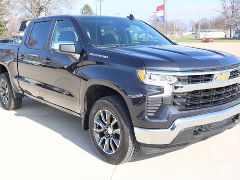 Used 2024 Chevrolet Silverado 1500 LT image 3
