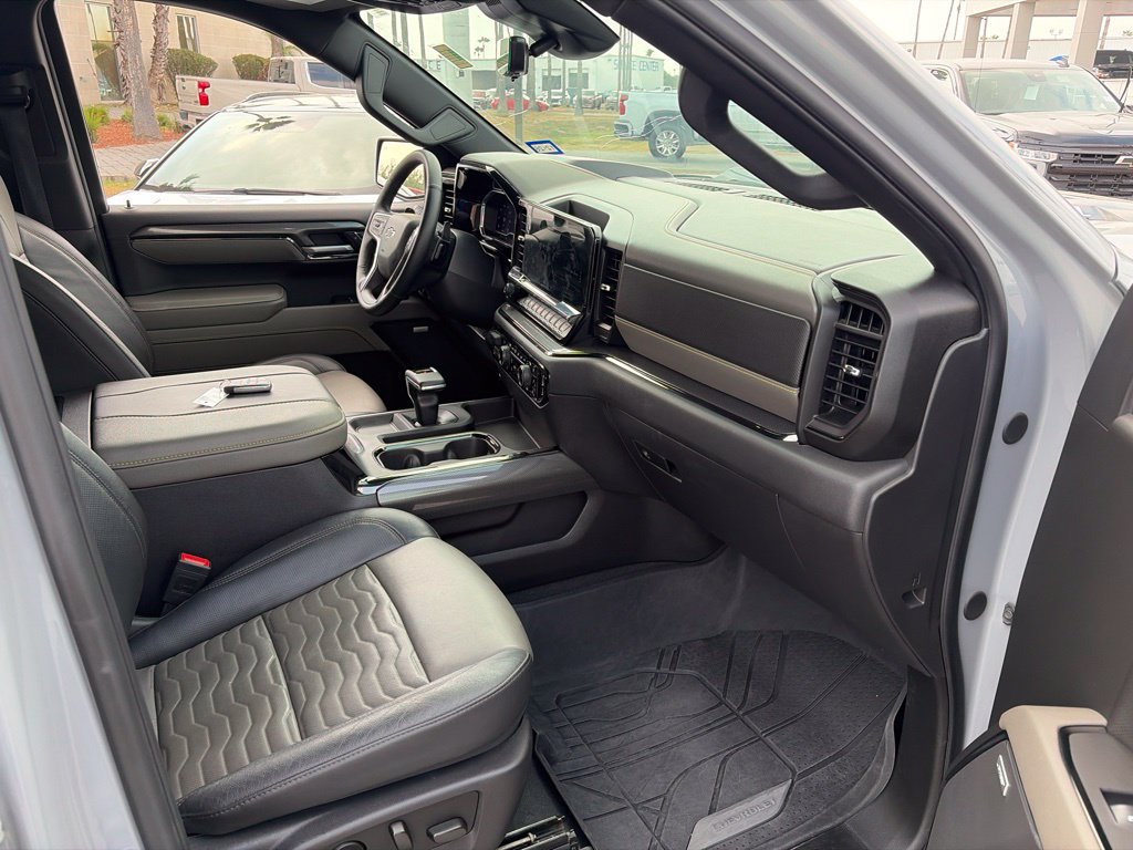 Used 2025 Chevrolet Silverado 1500 ZR2 w/ Technology Package AWD/4WD image 10