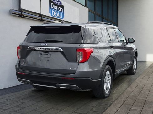 Used 2023 Ford Explorer XLT w/ Equipment Group 202A image 3