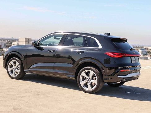 Used 2025 Audi Q5 Premium w/ Premium Plus AWD/4WD image 6