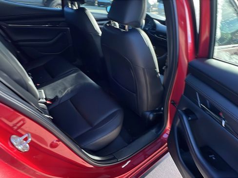 Used 2019 MAZDA MAZDA3 Hatchback w/ Preferred Package image 21