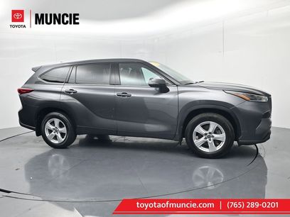 Used 2021 Toyota Highlander LE