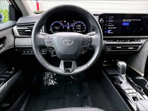 Certified 2025 Toyota Camry XLE FWD image 8