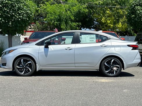 Used 2025 Nissan Versa SR w/ Trunk Package image 24