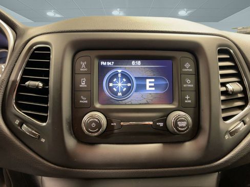 Used 2018 Jeep Compass Latitude w/ Cold Weather Group image 24