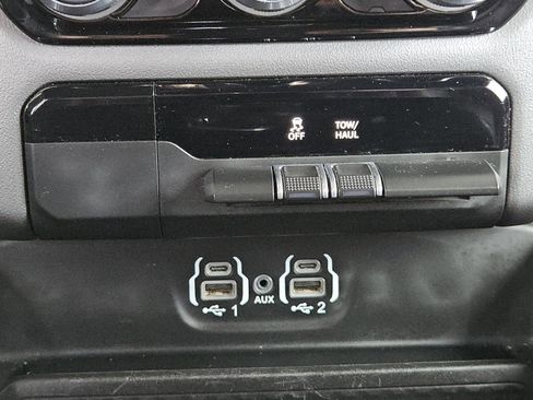 Used 2024 RAM 1500 Laramie image 16
