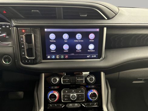 Used 2021 GMC Yukon XL Denali w/ Denali Premium Package image 16