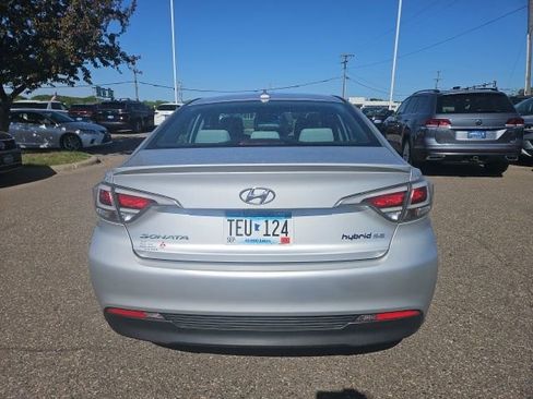Used 2016 Hyundai Sonata SE FWD image 5