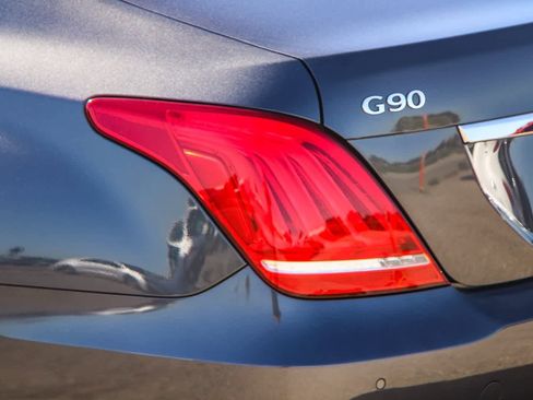 Used 2019 Genesis G90 5.0 Ultimate image 11