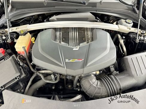 Used 2016 Cadillac CTS V w/ Luxury Package RWD image 38