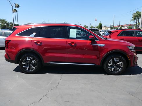 Used 2023 Kia Sorento EX w/ Panoramic Sunroof Package FWD image 2
