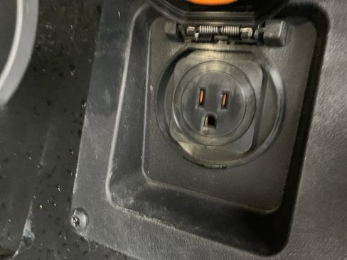 Used 2023 Toyota Tundra Limited image 15