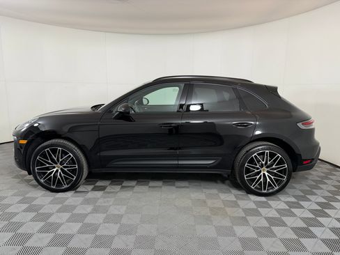 Used 2026 Porsche Macan image 2