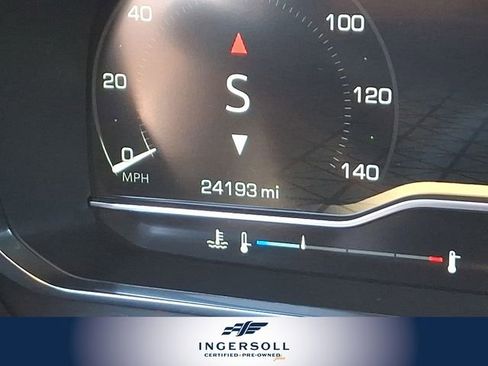 Used 2024 GMC Yukon XL AT4 image 25