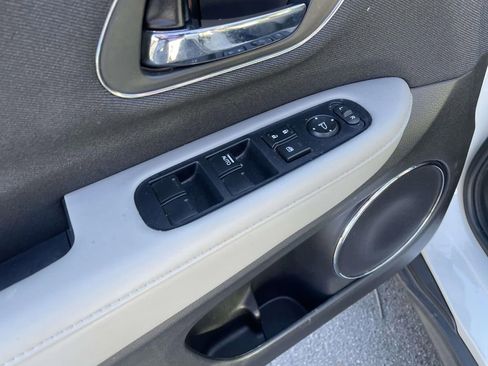 Used 2022 Honda HR-V EX image 27