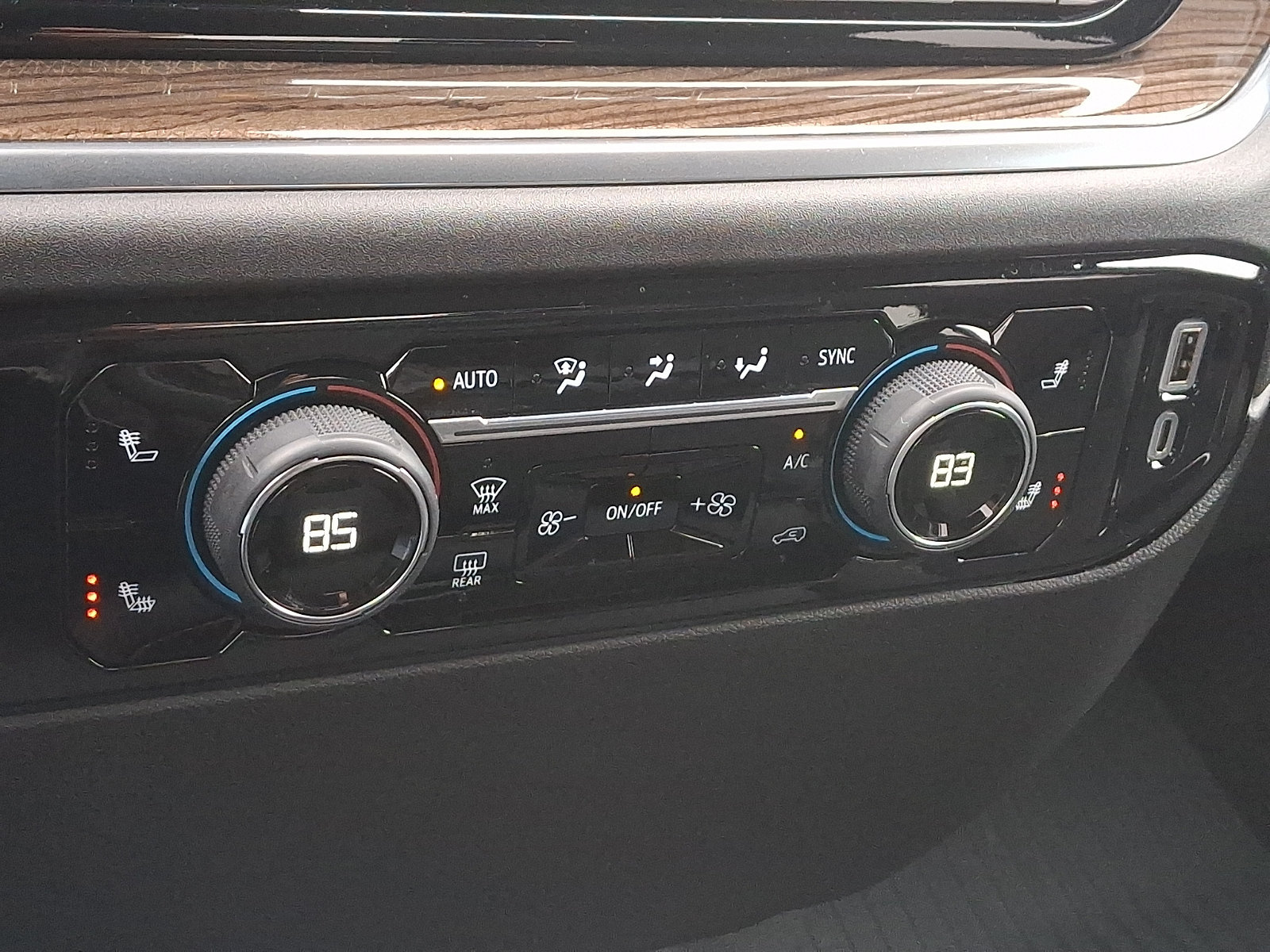 Certified 2024 Chevrolet Silverado 1500 RST AWD/4WD image 16