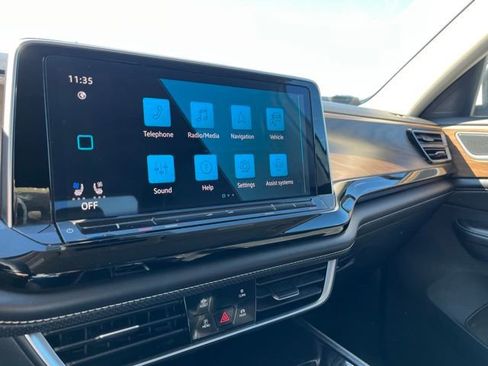 Used 2024 Volkswagen Atlas SE image 37