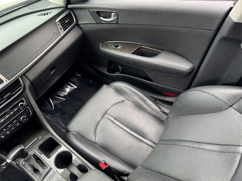 Used 2017 Kia Optima EX image 17