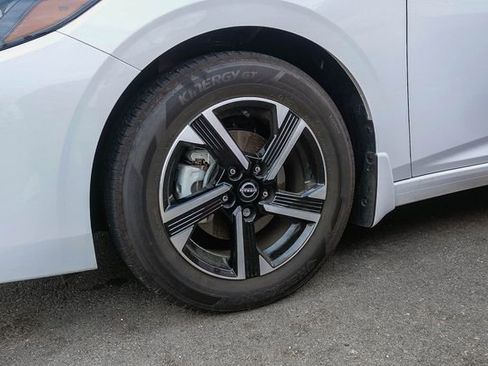 Used 2025 Nissan Sentra SV image 9