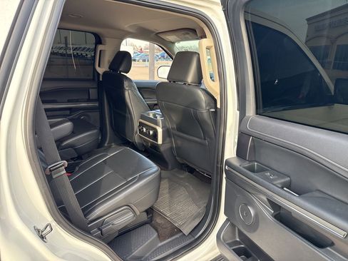 Used 2022 Ford Expedition XLT image 13