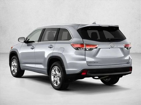 Used 2016 Toyota Highlander XLE image 4