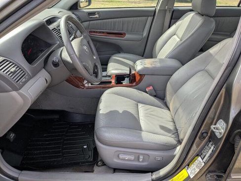 Used 2005 Toyota Camry V6 image 15