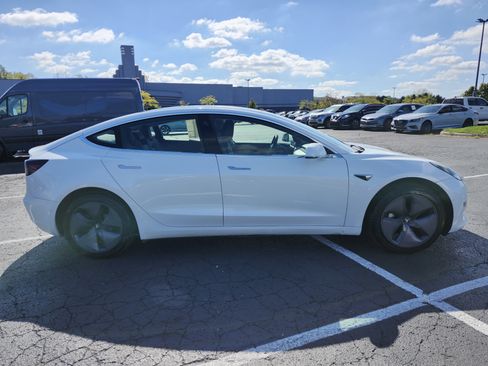 Used 2019 Tesla Model 3 Standard Range Plus image 11