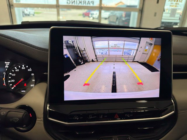 Used 2023 Jeep Compass Limited w/ Sun and Sound Group AWD/4WD image 3