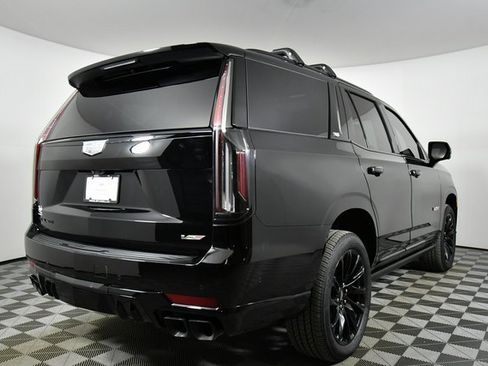 Used 2024 Cadillac Escalade V w/ LPO, ONYX Package image 19
