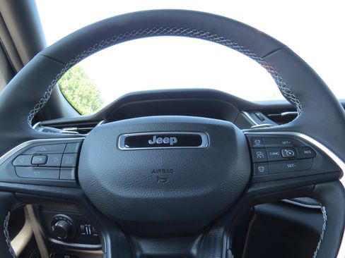 New 2025 Jeep Grand Cherokee 4WD image 20