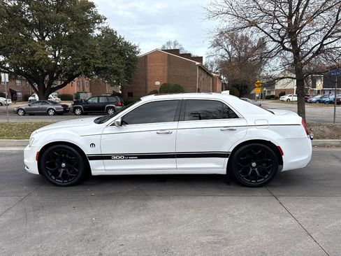 Used 2018 Chrysler 300 C w/ Sun, Sound & Nav Package image 8