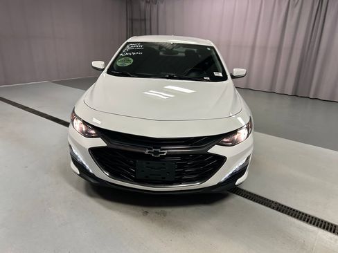 Used 2024 Chevrolet Malibu LT image 2