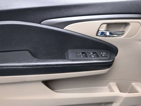Used 2017 Honda Pilot EX-L image 7