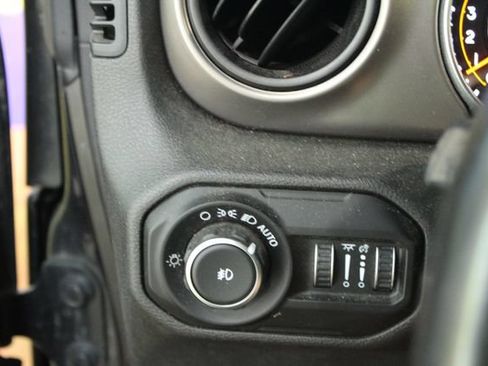 Used 2019 Jeep Wrangler Sport w/ Quick Order Package 28S AWD/4WD image 13