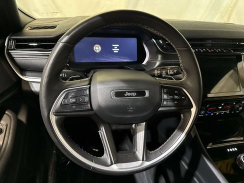 Used 2024 Jeep Grand Cherokee L Laredo AWD/4WD image 11