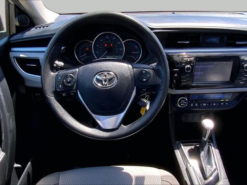 Used 2016 Toyota Corolla LE FWD image 6