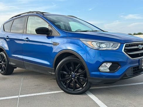 Used 2018 Ford Escape SE w/ SE Sport Appearance Package AWD/4WD image 6