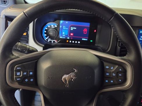 Used 2024 Ford Bronco Badlands image 25