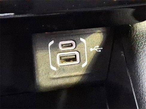 Used 2024 Jeep Compass Latitude image 25