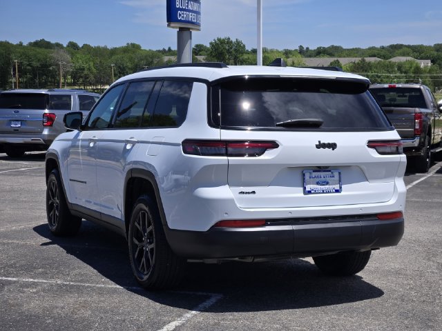 Used 2025 Jeep Grand Cherokee L Altitude AWD/4WD image 5