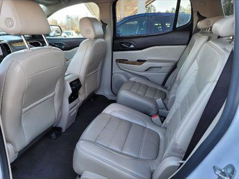 Used 2017 GMC Acadia Denali w/ Technology Package FWD image 18