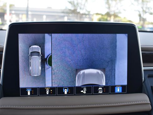 Used 2021 Chevrolet Tahoe Premier w/ Premium Package image 42