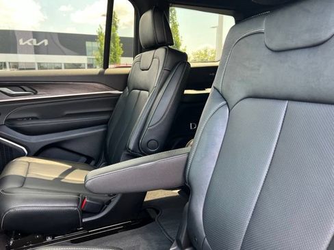 Used 2026 Jeep Grand Cherokee L Limited AWD/4WD image 36
