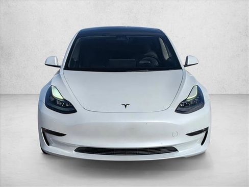 Used 2022 Tesla Model 3 Performance image 2